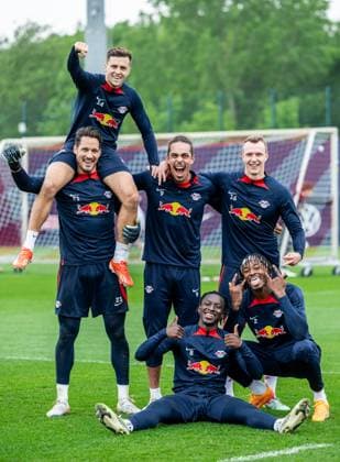 Group photo, Christoph Baumgartner, Janis Blaswich, Yussuf Poulsen, Lukas Klostermann, Amadou Haidara, Mohamed Simakan Football 1 Bundesliga, RB Leipzig public training 07 May 2024 Leipzig, Training center at Cottaweg RB Leipzig training