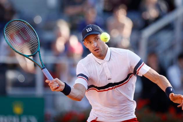Tenis, Nicolas Jarry vs Alexandre Muller Abierto de Roma 2024. El tenista chileno Nicolas Jarry regresa la bola a Alexandre Muller de Francia durante el partido en el foro italico. Roma, Italia. 14 05 2024 Matteo Ciambelli Photosport Tennis, Nicolas Jarry vs Alexandre Muller 2024 Rome Open tournament. Chile™s tennis player Nicolas Jarry return the ball to Alexandre Muller of France during the match of the Rome Open Tennis tournament in Rome, Italy. 14 05 2024 Matteo Ciambelli Photosport Nicolas Jarry vs Alexandre Muller, Abierto de Roma 2024 