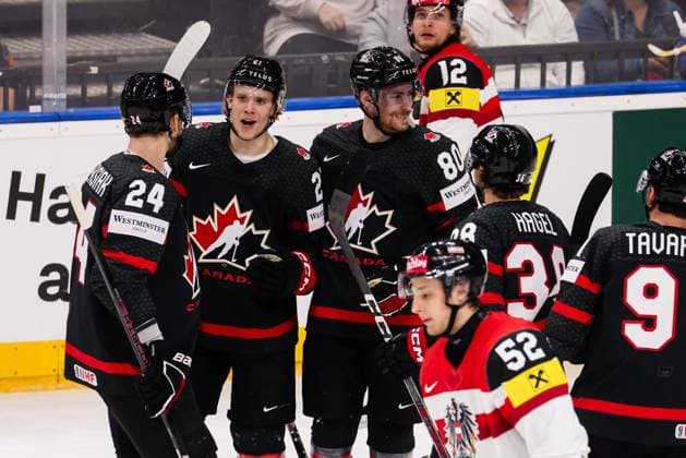 Ice hockey, Eishockey - IIHF WC 2024 PRAGUE,CZECH REPUBLIC,14.MAY.24 - ICE HOCKEY - IIHF Ice Hockey World Championship, WM, Weltmeisterschaft 2024, group stage, Austria vs Canada. Image shows the rejoicing of Canada.  GEPAxpictures xDanielxGoetzhaber