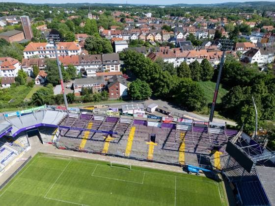 Bremer Brücke stadium in Osnabrück The roof of the east curve will be dismantled at the Bremer Brücke stadium on 14 05 2024 MT