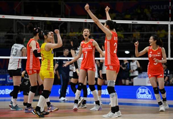 Chinese team celebrate winning a point during the Volleyball Nations League 2024 match between China and South Korea at the Maracanazinho Gymnasium in Rio de Janeiro, Brazil (Andre Ricardo SPP) Copyright: xAndrexRicardo SPPx spp-en-AnRi-andrericardo-7