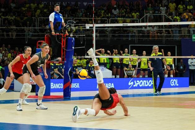 Brasil x Canadá Pela Liga das Nações no RJ RIO DE JANEIRO, RJ - 14.05.2024: BRASIL X CANADÁ PELA LIGA DAS NAÇÕES NO RJ - The Brazilian Women& 39;s Volleyball team faces the Canadian team, this Tuesday (14) at the Maracanãzinho gym in Rio de Janeiro, in the debut match in the Volleyball Nations League. (Photo: Lorando Labbe Fotoarena) x2538012x  LorandoxLabbe