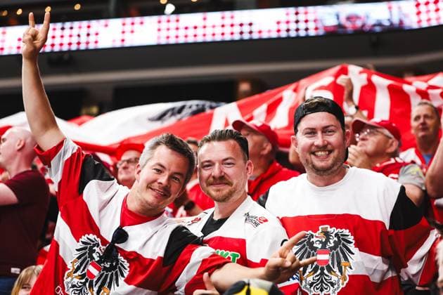 Ice hockey, Eishockey - IIHF WC 2024 PRAGUE,CZECH REPUBLIC,14.MAY.24 - ICE HOCKEY - IIHF Ice Hockey World Championship, WM, Weltmeisterschaft 2024, group stage, Austria vs Canada. Image shows fans.  GEPAxpictures xDanielxGoetzhaber