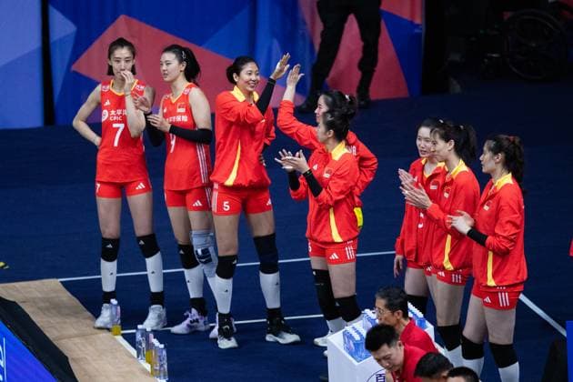 (240515) -- RIO DE JANEIRO, May 15, 2024 -- Players of China celebrate during the International Volleyball Federation (FIVB) Volleyball Nations League Women s Pool 2 match between China and South Korea in Rio de Janeiro, Brazil, May 14, 2024. ) (SP)BRAZIL-RIO DE JANEIRO-VOLLEYBALL-NATIONS LEAGUE-WOMEN-CHN VS KOR WangxTiancong 