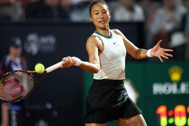 (240515) -- ROME, May 15, 2024 -- Zheng Qinwen of China returns a shot during the women s singles quarterfinal match between Zheng Qinwen of China and Coco Gauff of the United States at the WTA, Tennis Damen Italian Open in Rome, Italy, May 14, 2024. ) (SP) ITALY-ROME-TENNIS-WTA-ITALIAN OPEN-QUARTERFINAL LixJing 