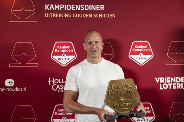 CUIJK , 15-05-2024 , Inspyrium, season 2023 2024 , Dutch Football Keuken Kampioen Divisie. Beste Trainer , Bas Sibum winnaar Gouden Kampioensschild seizoen 2023 2024 KKD Kampioensdiner 2023 2024  x25240302x Copyright: