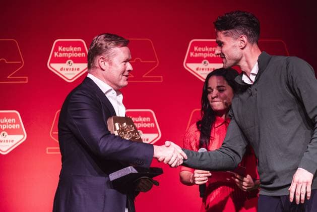 CUIJK , 15-05-2024 , Inspyrium, season 2023 2024 , Dutch Football Keuken Kampioen Divisie. Willem II keeper Joshua Smits Beste Keeper winnaar Gouden Kampioensschild seizoen 2023 2024 , Ronald Koeman. KKD Kampioensdiner 2023 2024  x25240318x Copyright: