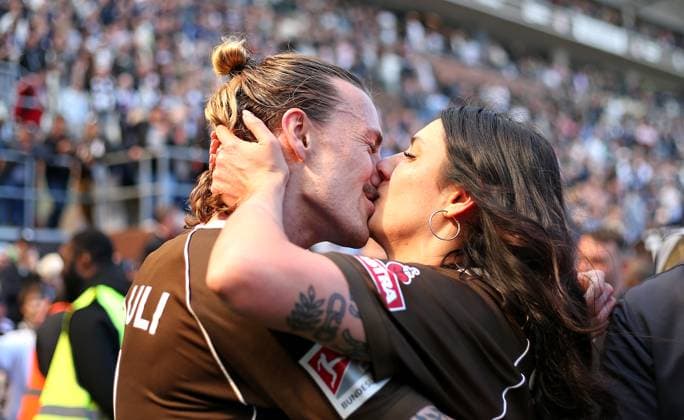 Football, FC St. Pauli, Instagram scandal surrounding Jackson Irvine and supervisory board member Rene Born - Archive