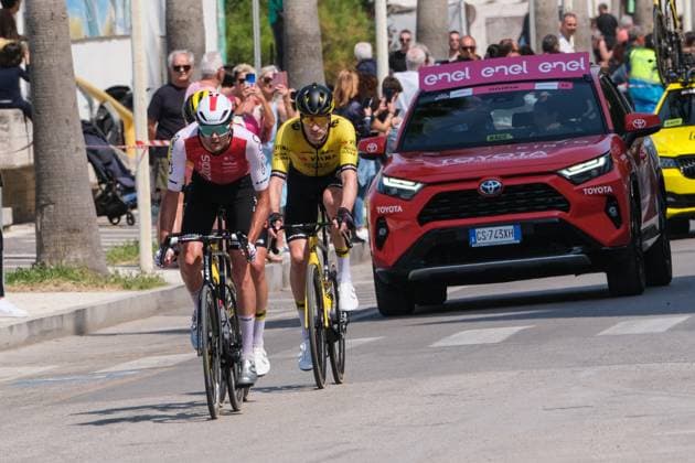 107th Giro d Italia 2024 - Stage 11 from Foiano di Val Fortore to Francavilla a Mare in Termo, Italy - 15 May 2024 Thomas Champion (L) of Team Cofidis and Tim Van Dijke (R) of Team Visma Lease a Bike during the eleventh Stage of the 107th Giro d Italia 2024 - transit to Termoli. Termoli Italy Copyright: xDavidexDixLallax xSOPAxImagesx DDILALLA-5557