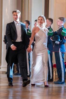 Kong Frederik og dronning Mary pa offisielt statsbesok til Norge. Oslo 20240514. Casper Ruud og Maria Galligani pa vei inn til gallamiddag pa Slottet i forbindelse med det offisielle statsbesoket til Kong Frederik og dronning Mary av Danmark. Foto: Heiko Junge NTB Oslo Norge EDITORIAL USE ONLY. RESTRICTED USE FOR BETTING COMPANIES Ref:_SPOugqO8yuZYUs.jpg *** King Frederik and Queen Mary on official state visit to Norway Oslo 20240514 Casper Ruud and Maria Galligani on their way to a gala dinner at the Royal Palace in connection with the official state visit of King Frederik and Queen Mary of Denmark Photo Heiko Junge NTB Oslo Norway EDITORIAL USE ONLY RESTRICTED USE FOR BETTING COMPANIES  Copyright: xHeikoxJungex xNTBx