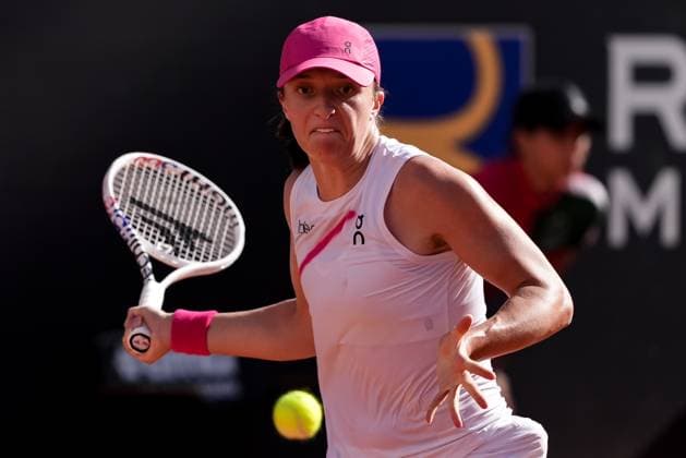 Internazionali BNL D Italia 2024 - Day Eleven Iga Swiatek of Poland in action during the Women™s Singles semi-final match between Iga Swiatek and Coco Gauff on Day Eleven of Internazionali BNL D Italia 2024 at Foro Italico on May 16, 2024 in Rome, Italy. Rome Foro Italico Lazio Italy Copyright: xGiuseppexMaffiax IBI_DAY11_SWIATEK-GAUFF_160524DSC03592