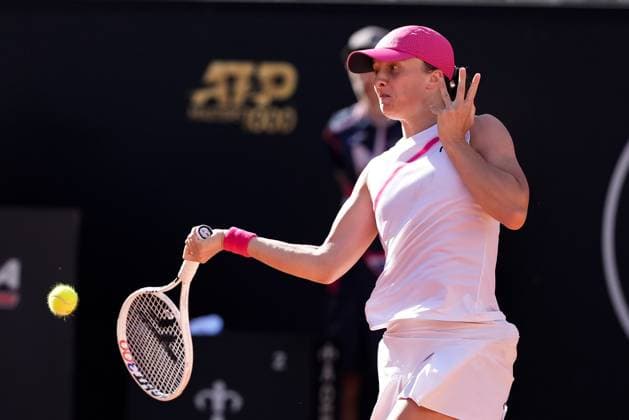 Internazionali BNL D Italia 2024 - Day Eleven Iga Swiatek of Poland in action during the Women™s Singles semi-final match between Iga Swiatek and Coco Gauff on Day Eleven of Internazionali BNL D Italia 2024 at Foro Italico on May 16, 2024 in Rome, Italy. Rome Foro Italico Lazio Italy Copyright: xGiuseppexMaffiax IBI_DAY11_SWIATEK-GAUFF_160524DSC05380
