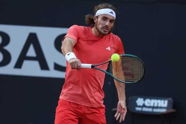 Tennis: ATP, Tennis Herren 1000 Internazionali di Tennis in Rome at Foro Italico. Match S. TSITSIPAS (GRE) VS N.JARRY (CHI) Rome, Italy 16.05.2024: S. TSITSIPAS (GRE) VS N.JARRY (CHI) during Internazionali BNL 2024 Men™s ATP 1000 Open tennis tournament in Rome at Grand Stand Arena . Rome foro italico italy italy Copyright: xmarcoxiacobucci
