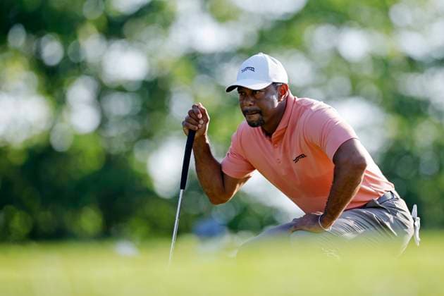 LOUISVILLE, KY - MAY 16: Tiger Woods (USA) lines up a putt at the tenth hole during the first round of the 2024 PGA, Golf Herren Championship at Valhalla Golf Club on May 16, 2024 in Louisville, Kentucky. (Photo by Joe Robbins Icon Sportswire) GOLF: MAY 16 PGA Championship EDITORIAL USE ONLY Icon573240516008