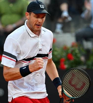 May 16, 2024, Rome: Nicolas Jarry of Chile reacts during his men s singles quarter final match against Stefanos Tsitsipas of Greece at the Italian Open tennis tournament in Rome, Italy, 16 May 2024. ANSA ETTORE FERRARI Italian Open tennis tournament  - ZUMAa110 20240516_zaf_a110_062 Copyright: xEttorexFerrarix