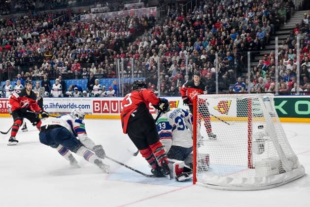 PRAGUE, CZECH REPUBLIC MAY 16 Brandon Tanev of Canada scores against goalkeeper Henrik Haukeland of Norway during the preliminary round match between Canada and Norway at Prague Arena on May 16, 2024 in Prague, Czech Republic Prague Prague Arena Czech Republic Copyright: xJustPictures.ch AndreaxBrancax jp-en-EuSpIm-AB_16052024_DSC_1856
