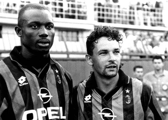 LAPRESSE ANNO 1996 CALCIO NELLA FOTO DA SINISTRA: I CALCIATORI DEL MILAN GEORGE WEAH E ROBERTO BAGGIO. B. 5260 2  Copyright: x--x