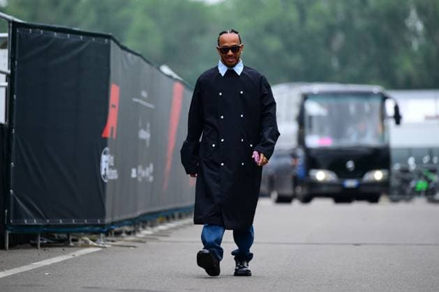 Formula 1 - Imola GP - Thursday Lewis Hamilton of Mercedes-AMG Petronas F1 Team is walking into the paddock during media day of the Gran Premio dell Emilia Romagna e del Made in Italy in Autodromo Enzo e Dino Ferrari, Imola, Emilia Romagna, Italy, on May 16, 2024. Imola Emilia Romagna Italy  Copyright: xAndreaxDiodatox originalFilename:diodato-notitle240516_npoQl.jpg