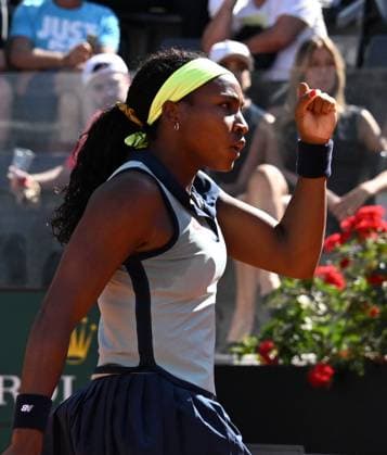 (240517) -- ROME, May 17, 2024 -- Coco Gauff celebrates a point during the women s singles semifinal match between Iga Swiatek of Poland and Coco Gauff of the United States at the WTA, Tennis Damen Italian Open in Rome, Italy, May 16, 2024. (Photo by Xinhua) (SP)ITALY-ROME-TENNIS-WTA-ITALIAN OPEN-SEMIFINAL AlbertoxLingria 