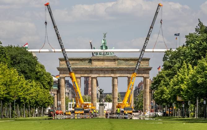 Artificial turf at the Brandenburg Gate on 17 May 2024 in Berlin The fan zone for the European Football Championships from 14 June to 14 July Artificial turf at the Brandenburg Gate
