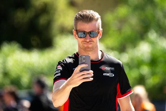 Nico Huelkenberg MoneyGram Haas F1 Team, 27 takes photos of the waiting photographers with his smartphone, ITA, Formula 1 World Championship, Grand Prix Emilia Romagna Imola, Autodromo Enzo e Dino Ferrari, Arrival of the drivers, 17 05 2024 ITA, Formula 1 World Championship, Grand Prix Emilia Romagna Imola, Autodromo Enzo e Dino Ferrari, Arrival of the drivers, 17 05 2024 Imola Copyright: xEibner-Pressefoto Memmlerx EP_MMR