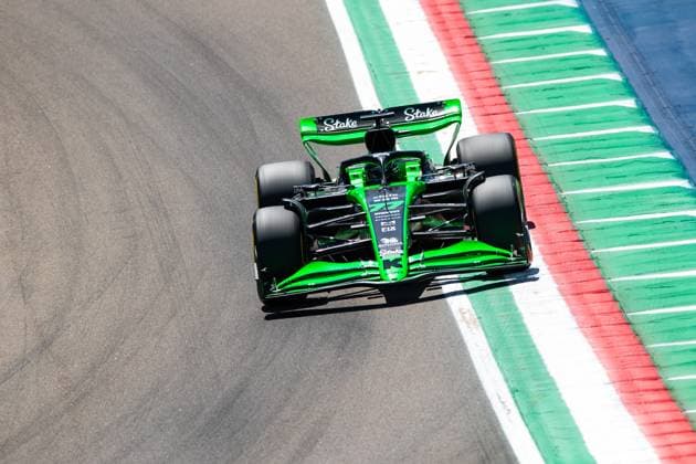 77 BOTTAS Valtteri (fin), Stake F1 Team Kick Sauber C44, action during the Formula 1 MSC Cruises Gran Premio del Made in Italy e Dell™Emilia-Romagne 2024, 7th round of the 2024 Formula One World Championship, WM, Weltmeisterschaft from May 17 to 19, 2024 on the Autodromo Enzo e Dino Ferrari, in Imola, Italy - F1 - EMILIA-ROMAGNA GRAND PRIX 2024 DPPI Panoramic  240517_R07_EMR_DP__F_18768