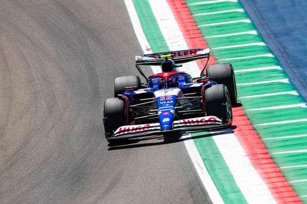 22 TSUNODA Yuki (jap), Visa Cash App RB F1 Team VCARB 01, action during the Formula 1 MSC Cruises Gran Premio del Made in Italy e Dell™Emilia-Romagne 2024, 7th round of the 2024 Formula One World Championship, WM, Weltmeisterschaft from May 17 to 19, 2024 on the Autodromo Enzo e Dino Ferrari, in Imola, Italy - F1 - EMILIA-ROMAGNA GRAND PRIX 2024 DPPI Panoramic  240517_R07_EMR_DP__F_18826