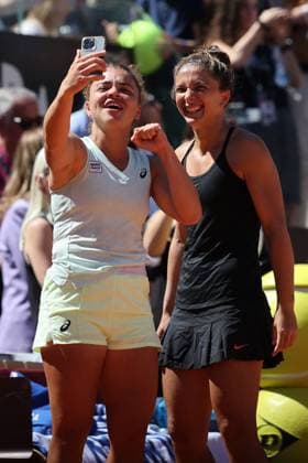 International Tennis match - Internazionali BNL d Italia Rome, Italy 17.05.2024: Caroline Dolehide USA - Desirae Krawczyk USA vs Sara Errani ITA Jasmine Paolini ITA during Internazionali BNL 2024 WomenÃ¢& x80;& x99;s WTA, Tennis Damen 1000 Open tennis tournament in Rome Center Court. Rome Italy  Copyright: xIPAxSport ABACAx