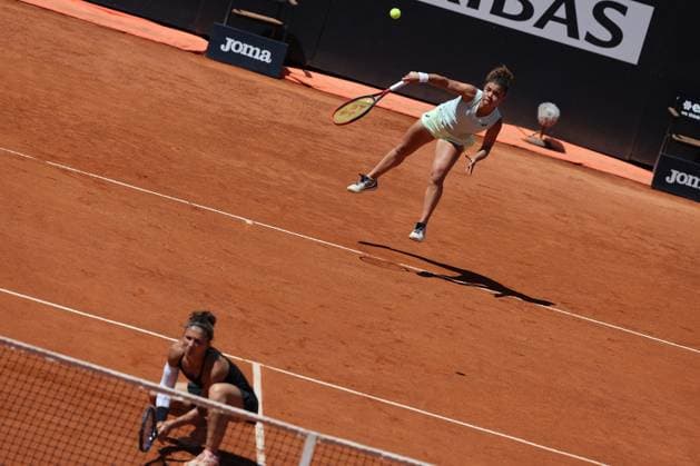 International Tennis match - Internazionali BNL d Italia Rome, Italy 17.05.2024: Caroline Dolehide USA - Desirae Krawczyk USA vs Sara Errani ITA Jasmine Paolini ITA during Internazionali BNL 2024 WomenÃ¢& x80;& x99;s WTA, Tennis Damen 1000 Open tennis tournament in Rome Center Court. Rome Italy  Copyright: xIPAxSport ABACAx