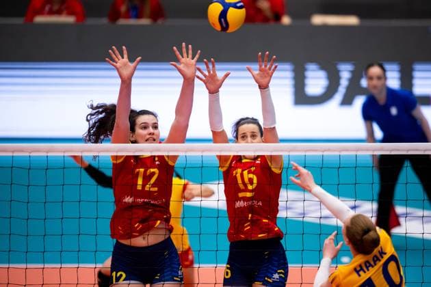 240517 Lucia Gomez Varela and Maria Segura Palleres of Spain during the European Golden League volleyball match between Sweden and Spain on May 17, 2024 in Lund Photo Avdo Bilkanovic BILDBYRAN COP 115 AB0270 volleyball volleyball european golden league sverige spanien spain sweden dam bbeng  Copyright: AVDOxBILKANOVIC BB240517AB017