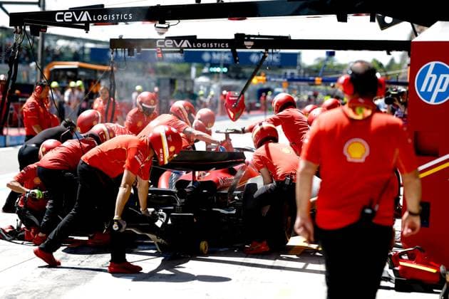 Scuderia Ferrari pitlane, during the Formula 1 MSC Cruises Gran Premio del Made in Italy e Dell™Emilia-Romagne 2024, 7th round of the 2024 Formula One World Championship, WM, Weltmeisterschaft from May 17 to 19, 2024 on the Autodromo Enzo e Dino Ferrari, in Imola, Italy - F1 - EMILIA-ROMAGNA GRAND PRIX 2024 DPPI Panoramic  240517_R07_EMR_DP_F12024GP07ITA_JK363762