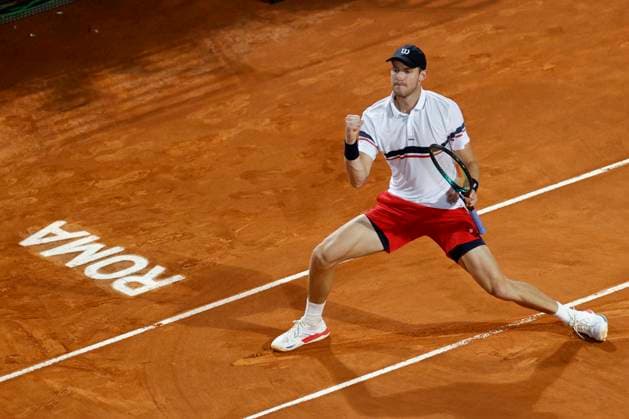Tenis, Nicolas Jarry vs Tommy Paul Abierto de Roma 2024. El tenista chileno Nicolas Jarry celebra un punto contra Tommy Paul de Estados Unidos durante el partido en el foro italico. Roma, Italia. 17 05 2024 Matteo Ciambelli Photosport Tennis, Nicolas Jarry vs Tommy Paul 2024 Rome Open tournament. Chile™s tennis player Nicolas Jarry celebrates a point against Tommy Paul of United States during the match of the Rome Open Tennis tournament in Rome, Italy. 17 05 2024 Matteo Ciambelli Photosport Nicolas Jarry vs Tommy Paul, Abierto de Roma 2024 