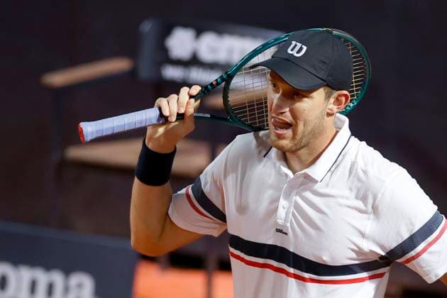 Tenis, Nicolas Jarry vs Tommy Paul Abierto de Roma 2024. El tenista chileno Nicolas Jarry lamenta un punto de Tommy Paul de Estados Unidos durante el partido en el foro italico. Roma, Italia. 17 05 2024 Matteo Ciambelli Photosport Tennis, Nicolas Jarry vs Tommy Paul 2024 Rome Open tournament. Chile™s tennis player Nicolas Jarry loosing a point of Tommy Paul of United States during the match of the Rome Open Tennis tournament in Rome, Italy. 17 05 2024 Matteo Ciambelli Photosport Nicolas Jarry vs Tommy Paul, Abierto de Roma 2024 