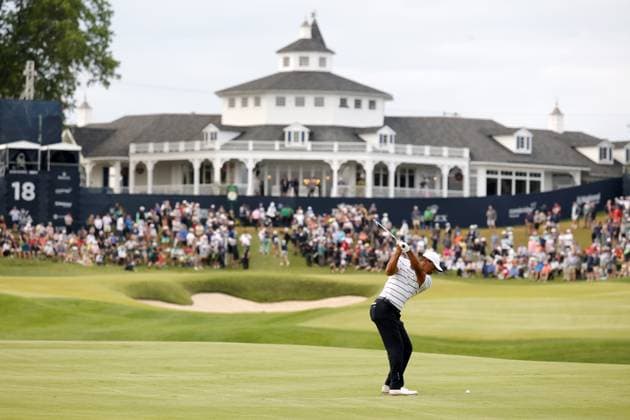 LOUISVILLE, KY - MAY 17: PGA, Golf Herren golfer Tiger Woods plays his second shot on the 18th hole during the second round of the 2024 PGA Championship on May 17, 2024, at Valhalla Golf Club in Louisville, Kentucky. (Photo by Brian Spurlock Icon Sportswire) GOLF: MAY 17 PGA Championship EDITORIAL USE ONLY Icon24051773