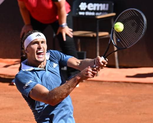 (240518) -- ROME, May 18, 2024 -- Alexander Zverev returns a shot during the men s singles semifinal match between Alexander Zverev of Germany and Alejandro Tabilo of Chile at the Italian Open in Rome, Italy, May 17, 2024. (Photo by Xinhua) (SP)ITALY-ROME-TENNIS ATP, Tennis Herren ITALIAN OPEN-SEMIFINAL AlbertoxLingria 