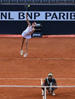 (240518) -- ROME, May 18, 2024 -- Coco Gauff (R) Erin Routliffe compete during the women s doubles semifinal match between Wang Xinyu Zheng Saisai of China and Coco Gauff of the United States Erin Routliffe of New Zealand at the WTA, Tennis Damen Italian Open in Rome, Italy, May 17, 2024. (Photo by Xinhua) (SP)ITALY-ROME-TENNIS-WTA-ITALIAN OPEN-SEMIFINAL AlbertoxLingria 