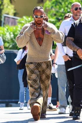 Lewis Hamilton of Great Britain and Mercedes gestures, gestures, Qualifying, F1 Emilia Romagna Grand Prix 2024, Autodromo Enzo e Dino Ferrari on May 18, 2024 in Imola, Italy Photo by Diogo Cardoso DeFodi Images Lewis Hamilton of Great Britain and Mercedes gestures arriving in the paddock, Qualifying, F1 Emilia Romagna Grand Prix 2024, Autodromo Enzo e Dino Ferrari on May 18, 2024 in Imola, Italy Photo by Diogo Cardoso DeFodi Images Defodi 645 f1imo20240518 0385 Defodi-645