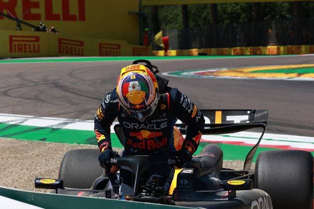 Formula 1 Grand Prix Emilia Romagna 2024 18 05 2024, Autodromo Enzo e Dino Ferrari, Imola, Formula 1 Grand Prix Emilia Romagna 2024 ,in the picture accident of Sergio Perez MEX , Oracle Red Bull Racing nordphotoxGmbHx xBratic nph00250