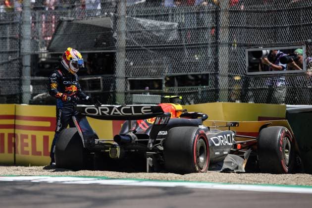 Sport Bilder des Tages PEREZ Sergio (mex), Red Bull Racing RB20, portrait crash, accident, during the Formula 1 MSC Cruises Gran Premio del Made in Italy e Dell™Emilia-Romagne 2024, 7th round of the 2024 Formula One World Championship, WM, Weltmeisterschaft from May 17 to 19, 2024 on the Autodromo Enzo e Dino Ferrari, in Imola, Italy - F1 - EMILIA-ROMAGNA GRAND PRIX 2024 DPPI Panoramic  240518_R07_EMR_DP_XB3_0623
