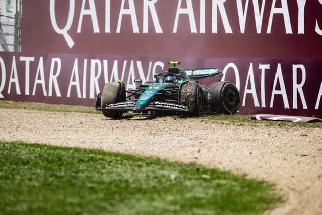 14 ALONSO Fernando (spa), Aston Martin F1 Team AMR24, action crash, accident, during the Formula 1 MSC Cruises Gran Premio del Made in Italy e Dell™Emilia-Romagne 2024, 7th round of the 2024 Formula One World Championship, WM, Weltmeisterschaft from May 17 to 19, 2024 on the Autodromo Enzo e Dino Ferrari, in Imola, Italy - F1 - EMILIA-ROMAGNA GRAND PRIX 2024 DPPI Panoramic 240518_R07_EMR_DP__F_12412