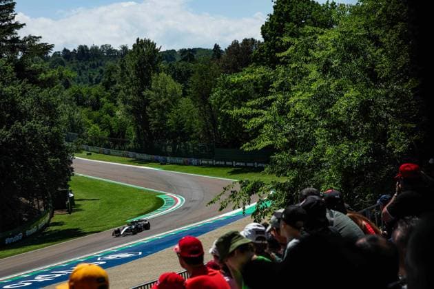 44 HAMILTON Lewis (gbr), Mercedes AMG F1 Team W15, action during the Formula 1 MSC Cruises Gran Premio del Made in Italy e Dell™Emilia-Romagne 2024, 7th round of the 2024 Formula One World Championship, WM, Weltmeisterschaft from May 17 to 19, 2024 on the Autodromo Enzo e Dino Ferrari, in Imola, Italy - F1 - EMILIA-ROMAGNA GRAND PRIX 2024 DPPI Panoramic  240518_R07_EMR_DP_FG003752