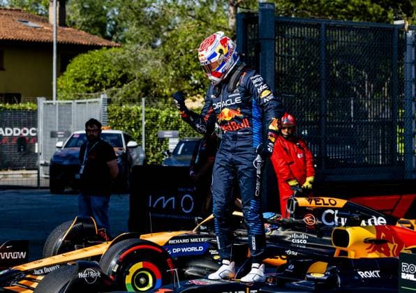 IMOLA - Max Verstappen (Red Bull Racing) cheers on the circuit after qualifying for the Italian Grand Prix in the run-up to the Emilia-Romagna Grand Prix. ANP REMKO DE WAAL xVIxANPxSportx xxANPxIVx 498829850 originalFilename: 498829850.jpg