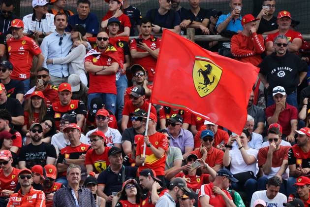 F1 Emilia-Romagna Grand Prix 2024 Qualifying Fans before qualifying ahead of the Formula 1 Emilia-Romagna Grand Prix at Autodromo Enzo e Dino Ferrari in Imola, Italy on May 18, 2024. Imola Italy  Copyright: xJakubxPorzyckix originalFilename:porzycki-f1emilia240518_npTGn.jpg