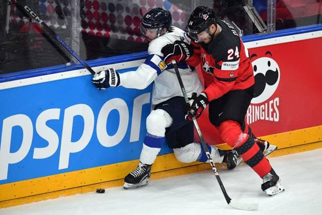 May 18, 2024, Prague, Czech Republic: ARTTU HYRY od Finland (L) and JAMIE OLEKSIAK of Canada (R) during the 2024 IIHF Ice hockey, Eishockey World Championship, WM, Weltmeisterschaft match between Canada v Finland at the O2 arena in Prague, Czech Republic, May 18, 2024. Prague Czech Republic - ZUMAr156 20240518_aap_r156_031 Copyright: xSlavekxRutax