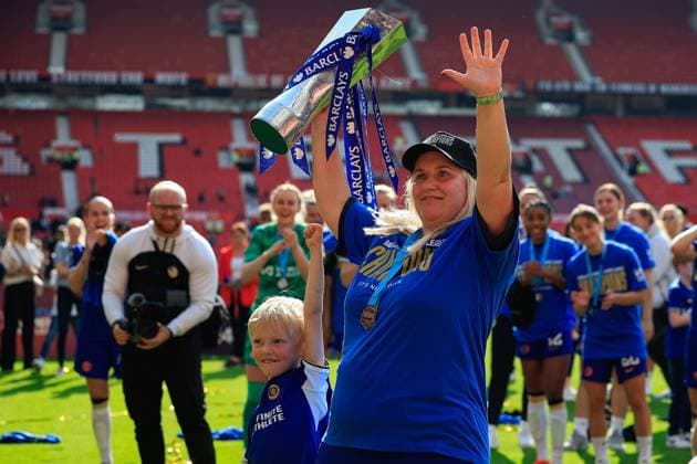 Manchester United, ManU Women v Chelsea Women FA Women s Super League 18 05 2024. Emma Hayes the Chelsea Manager and her son Harry celebrate winning the Women™s Super League after the FA Women s Super League match between Manchester United Women and Chelsea Women at Old Trafford, Manchester, England on 18 May 2024. Manchester Old Trafford Greater Manchester England Editorial use only DataCo restrictions apply See www.football-dataco.com , Copyright: xConorxMolloyx PSI-19693-0089