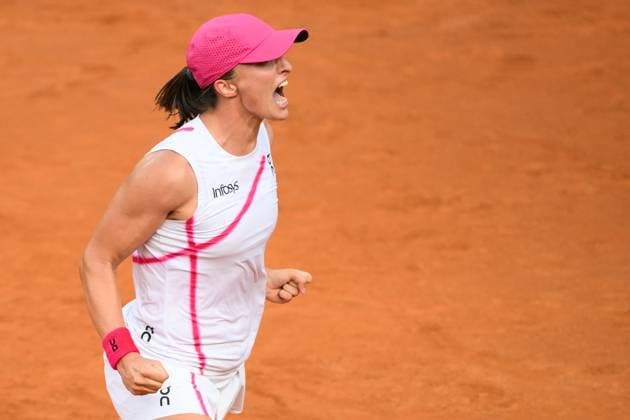 Iga Swiatek of Poland celebrates at the end of the match against Belarus Aryna Sabalenka at the Internazionali BNL d Italia 2024 tennis WTA, Tennis Damen final at Foro Italico in Rome, Italy on May 18th, 2024. antoniettaxbaldassarre