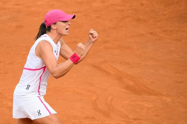 Iga Swiatek of Poland celebrates at the end of the match against Belarus Aryna Sabalenka at the Internazionali BNL d Italia 2024 tennis WTA, Tennis Damen final at Foro Italico in Rome, Italy on May 18th, 2024. antoniettaxbaldassarre