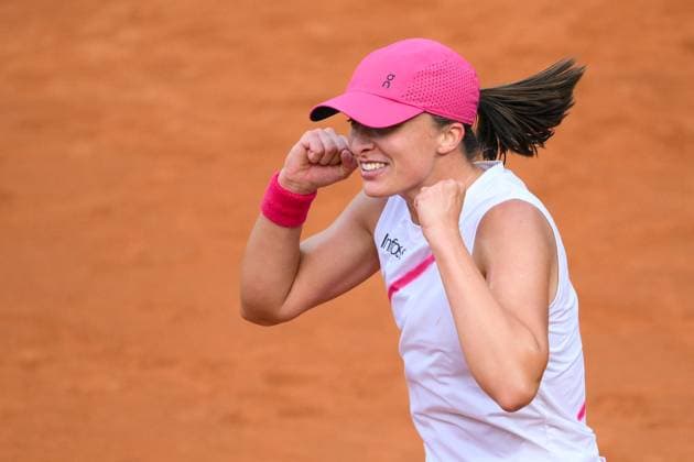 Iga Swiatek of Poland celebrates at the end of the match against Belarus Aryna Sabalenka at the Internazionali BNL d Italia 2024 tennis WTA, Tennis Damen final at Foro Italico in Rome, Italy on May 18th, 2024. antoniettaxbaldassarre