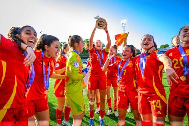 Bilder des Jahres 2024, Sport 05 Mai Sport Themen der Woche KW21 Sport Bilder des Tages 240518 Players of Spain celebrate after the UEFA European Women?s Under-17 Championship final match between England and Spain on May 18, 2024 in Malmö. Photo: Mathilda Ahlberg BILDBYRAN kod MA MA0667 fotboll football soccer fotball em U17, U 17 f17 UEFA EURO, EM, Europameisterschaft,Fussball under 17 england spanien spain dam bbeng jubel *** 240518 Players of Spain celebrate after the UEFA European Women?s Under 17 Championship final match between England and Spain on May 18, 2024 in Malmö Photo Mathilda Ahlberg BILDBYRAN kod MA MA0667 fotboll football soccer fotball em u17 f17 uefa euro under 17 england spanien spain dam bbeng jubel  Copyright: MATHILDAxAHLBERG BB240518MA131