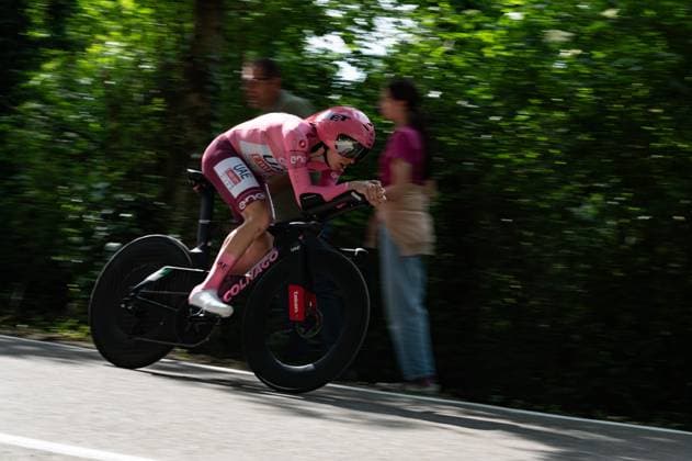 Desenzano Del Garda, Italy: Tadej Poga?ar, UAE Team Emirates during Stage 14 - Castiglione delle Stiviere-Desenzano del Garda, Giro d Italia race in Desenzano del Garda, Italy, May 18 2024 Giro d Italia race - Stage 14 - Castiglione delle Stiviere-Desenzano del Garda  - ZUMAp169 20240518_zsa_p169_1559 Copyright: xSilviaxColombo IPAxSportx